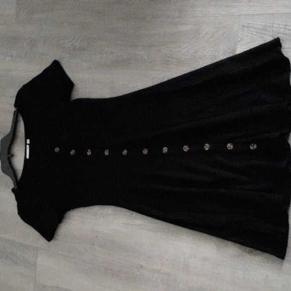 Dresses & Skirts - Brand new black dress